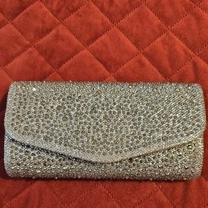 Elegant Silver Rhinestone Clutch